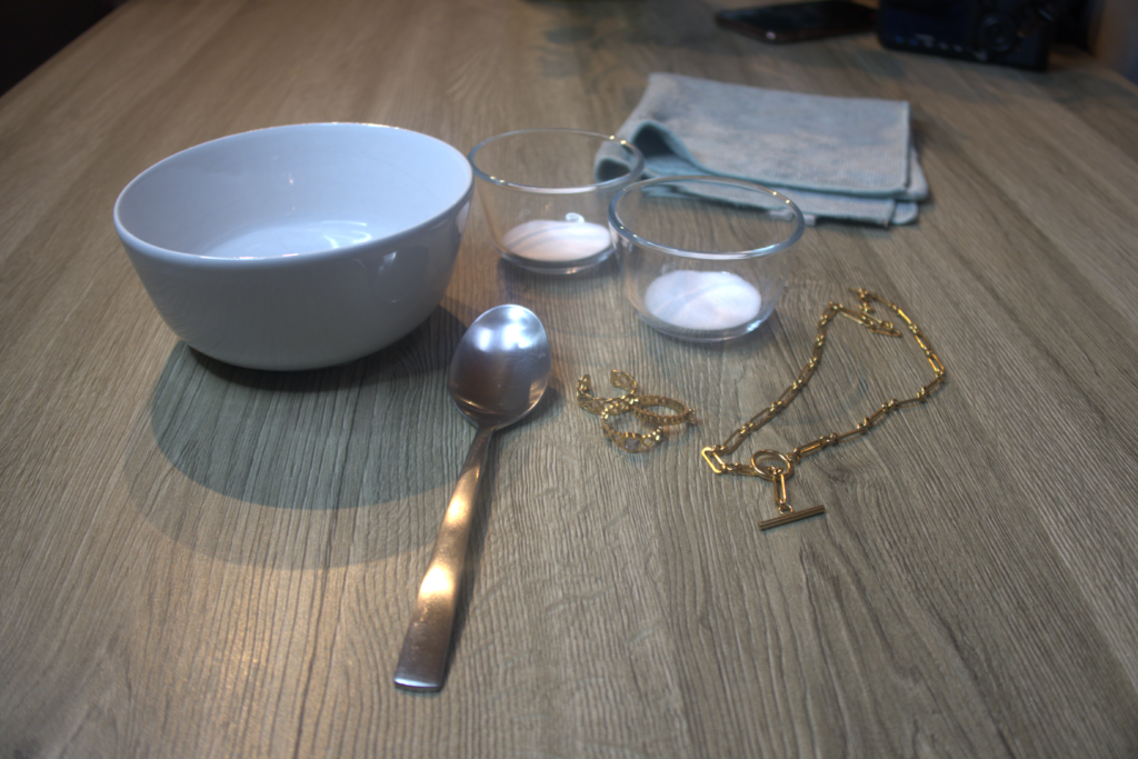 What you'll need to clean the jewellery, how to clean stainless steel jewellery